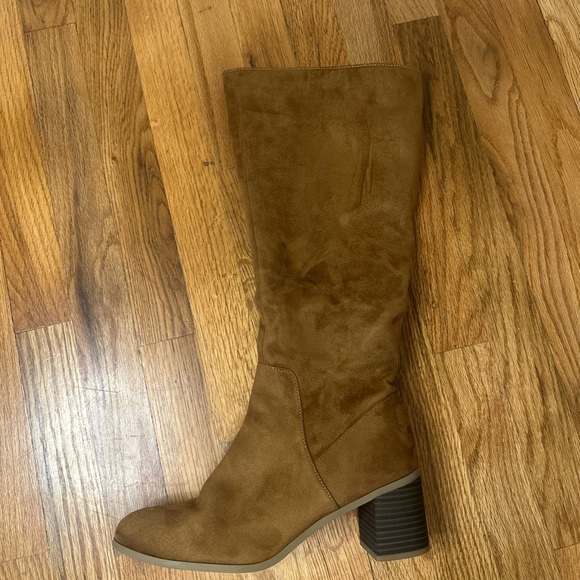 Universal Thread Brown Heeled Boots with Suede Finish - Picture 2 of 8